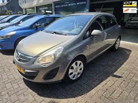Opel Corsa 1.2-16V Edition | 2E EIGENAAR | 12MND GARANTIE | AIRCO | ELEC RAMEN |
