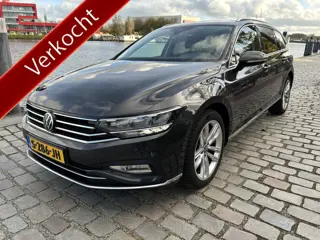 Volkswagen Passat Variant 1.5 TSI R-Line Business + van binnen en buiten in nieuwstaat!