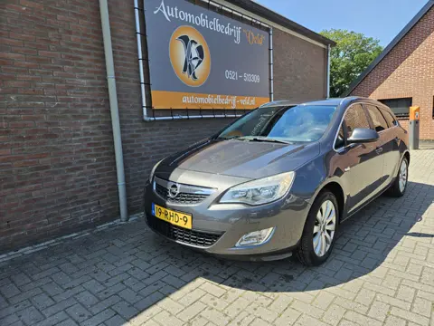 Opel Astra Sports Tourer 1.4 Turbo Cosmo (bj 2011)