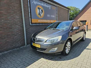 Opel Astra Sports Tourer 1.4 Turbo Cosmo (bj 2011)
