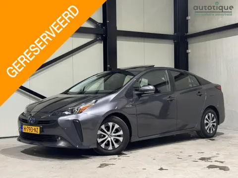 Toyota Prius 1.8 Executive | navi | leder | schuifdak | trekhaak | fabrieksgarantie |