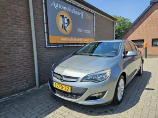 Opel Astra 1.4 Turbo Sport (bj 2013)