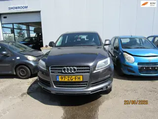 Audi Q7 4.2 FSI quattro 5+2