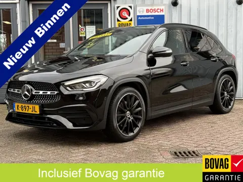 Mercedes-Benz GLA 200 Business Solution AMG | CARBON INLEG | SFEERVERL. | CAMERA | ELEKTR KOFFER. |