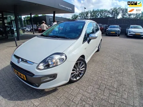 Fiat Punto Evo 1.3 M-Jet AIRCO/LEER/PDC/PANORAMADAK/LAGE KM!
