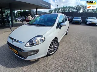 Fiat Punto Evo 1.3 M-Jet AIRCO/LEER/PDC/PANORAMADAK/LAGE KM!