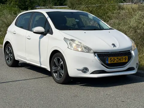 Peugeot 208 1.2 VTi Access navi bt elect ramen airco cruise