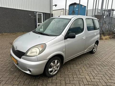 Toyota Yaris Verso 1.3-16V VVT-i Luna E