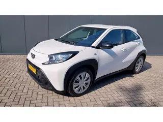 Toyota Aygo X 1.0 VVT-i MT Play//AIRCO //CAMERA//CRUISE//28000 KM !!