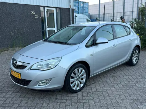 Opel Astra 1.6 Sport 2010