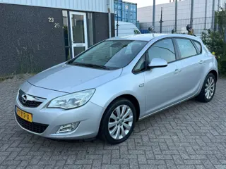 Opel Astra 1.6 Sport 2010