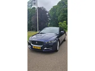 Jaguar XE 2.0 Portfolio, MOOI ROOD LEDER, VERWACHT