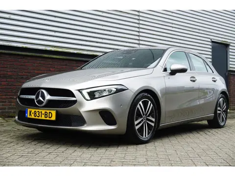 Mercedes-Benz A-klasse 180 Luxury/Sportstoelen/leer/Sfeerverlichting/ Widescreen/Carplay.