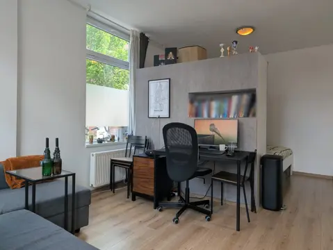 Woning aan de Kennemerstraat te Haarlem