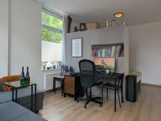 Woning aan de Kennemerstraat te Haarlem