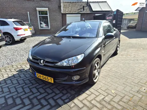 Peugeot 206 CC 1.6-16V Cabrio Hardtop Airco 16 Inch ( lichte rechter voorscherm schade )