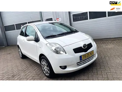 Toyota Yaris 1.3 VVTi Sol 2008-Leder-Airco-Velgen-New APK