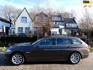 BMW 5-serie Touring 523i High Exe Aut. 6-Cilinder Leder Navi Xenon