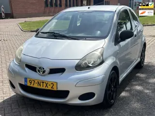 Toyota Aygo 1.0-12V Access 3-Drs Audio-CD/MP3 Colorpakket LMV 14" Getint glas EBD Dealeronderhoud 12