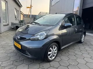 Toyota Aygo 1.0-12V + 2e Eigenaar - LAGE KM - Airco - New apk - 5 Deurs -