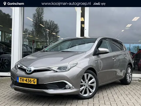 Toyota Auris 1.8 Hybrid Executive | Parkeersensoren | Trekhaak | Stoelverwarming