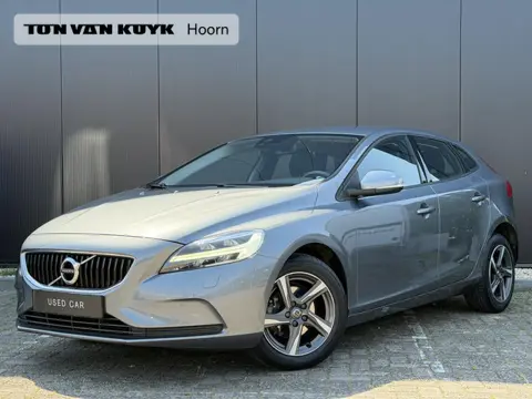 Volvo V40 2.0 D2 Nordic+ / Stoel verwarming /Cruise control / LED / NAV / Verwarmde voorruit / Park 