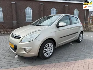 Hyundai I20 1.2i i-Motion 5 Deurs-AIRCO-nieuwe APK-NAP 2011