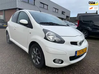 Toyota Aygo 1.0-12V Dynamic AUTOMAAT 2011 € 5.750,- 138.300 KM NAP