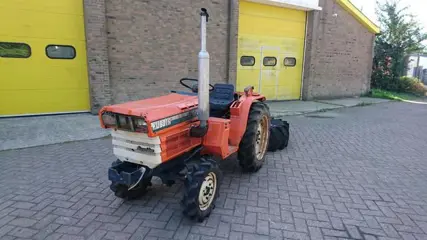 KUBOTA B1702