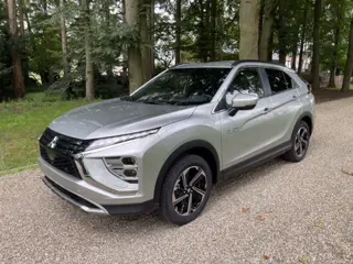 Mitsubishi Eclipse Cross 2.4 PHEV Intense+ (bj 2024)