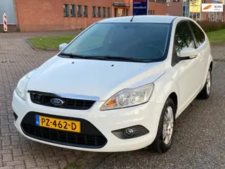 Ford Focus 1.4 Trend 3-Drs Airco Electric pakket Audio/CD Cruisecontrol ABS ESP Colorpakket EBD LMV 