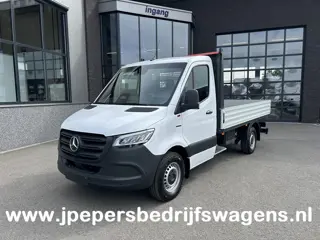 Mercedes-Benz eSprinter 320 L2 Select 81kWh / Snel laden 115kw / Open laadbak / Trekhaak / Distronic