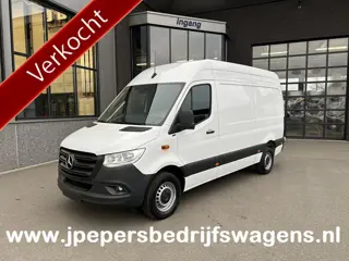 Mercedes-Benz Sprinter 317 CDI L2 H2 MBUX / 360 Camera / Parkeersensoren / Navigatie / Cruise contro