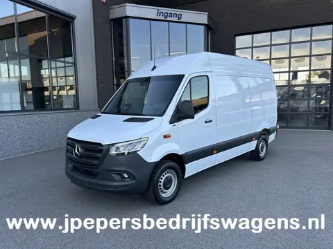 Mercedes-Benz Sprinter 317 CDI L2 H2 Pro LED / MBUX / Navigatie / Camera / Parkeersensoren / Cruise 