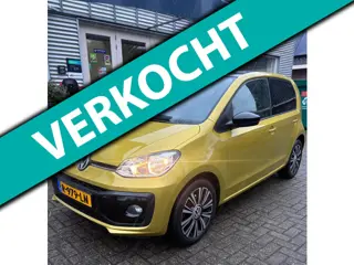Volkswagen Up! 1.0 BMT high up! Stoelverwarming, Bluetooth, PDC, zwart dak Zeer netjes!