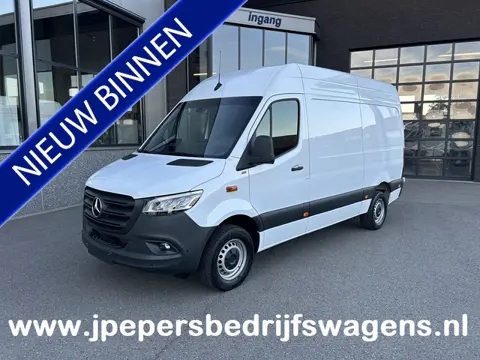 Mercedes-Benz Sprinter 317 CDI L2 H2 Pro LED / MBUX / Navigatie / Camera / Parkeersensoren / Cruise 