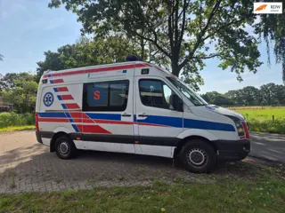 Volkswagen Crafter 2.5 TDI LANG HOOG L2H2 AMBULANCE 100000KM
