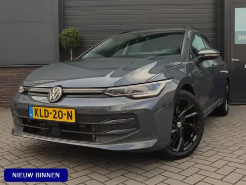 Volkswagen Golf Variant 1.5 eTSI Life Edition | Trekhaak | Black | Stuur en  Stoelverwarming