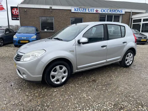 Dacia Sandero 1.6 Lauréate in nette staat (bj 2009)