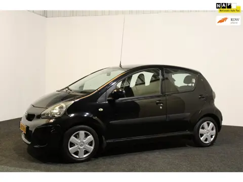 Toyota Aygo 1.0-12V Comfort · Zwart · Handgeschakeld ·Airco· Nieuwe APK· Afleveringsbeurt inclusief·