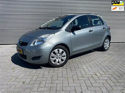 Toyota Yaris 1.3 VVTi Comfort bouwjaar 2010 ( dealer onderhouden )