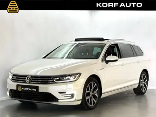 Volkswagen Passat Variant 1.4 TSI GTE / Pano / Camera / DCC