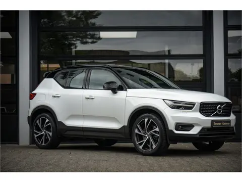 Volvo XC40 1.5 T5 Twin Engine R-Design (bj 2019, automaat)