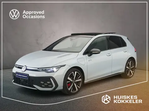 Volkswagen Golf GTE 1.5 TSI eHybrid 272pk DSG Automaat Trekhaak, Black Style, Panoramadak, LED matri