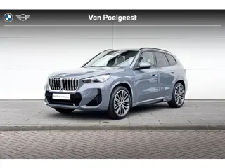 BMW X1 xDrive23i | M-Sport | Innovation Pack | Trekhaak | Glazen panoramadak