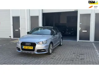 Audi A1 Sportback 1.0 TFSI S-line grijs lichte schade