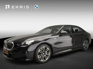BMW i5 Sedan eDrive40 | M-Sportpakket | LED | Navigatie | Active cruise | Sportstoelen | Stoelverwar
