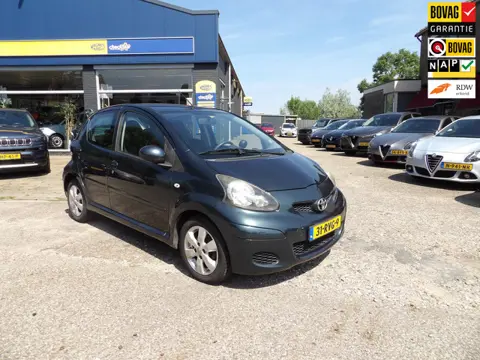 Toyota Aygo 1.0-12V Aspiration Green Navigator