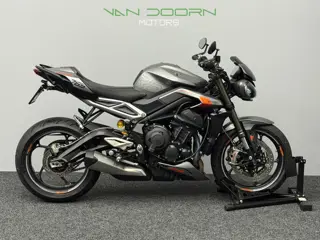 Triumph Street Triple 765 RS | NL | 2023 | CC | Quickshift 18 DKM