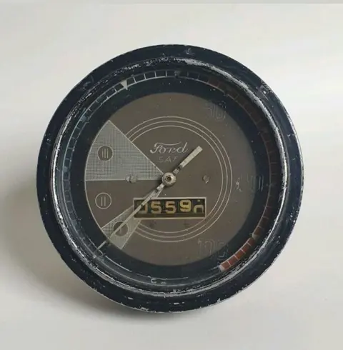 Dashboard instrument - KM teller Ford SAF - Ford USA